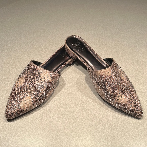 BEAST FASHION Shoes - Women’s Stud Embellished Snakeskin Print Mules